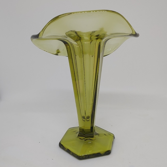 Westmoreland Avocado Green Jack in the Pulpit Glass Vase - Picture 7 of 10